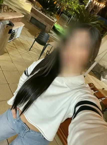Dragana, 24