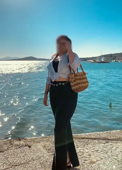 Julia, 26