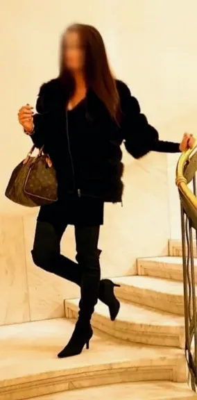 Nina, 37