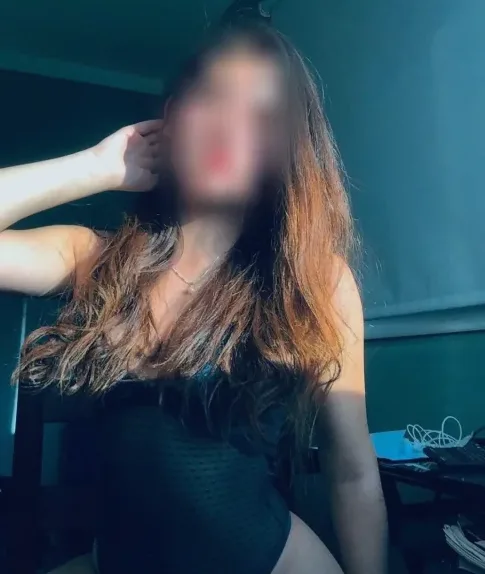 Selina, 32
