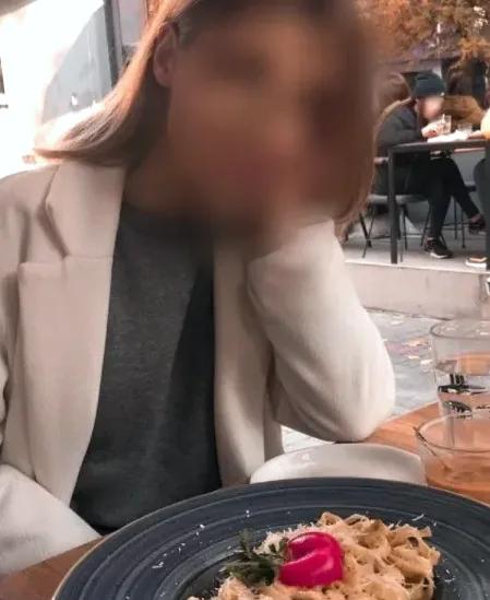 Viktoria, 37